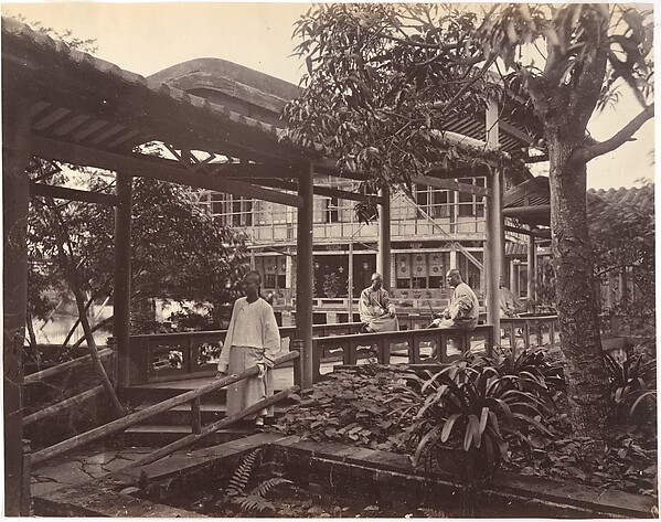 John Thomson, Way to the Theater Pon-Jing-Quais Garden, Canton