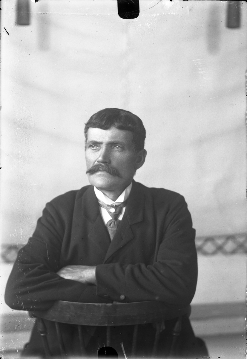 Oscar Holte, Portrett av mann