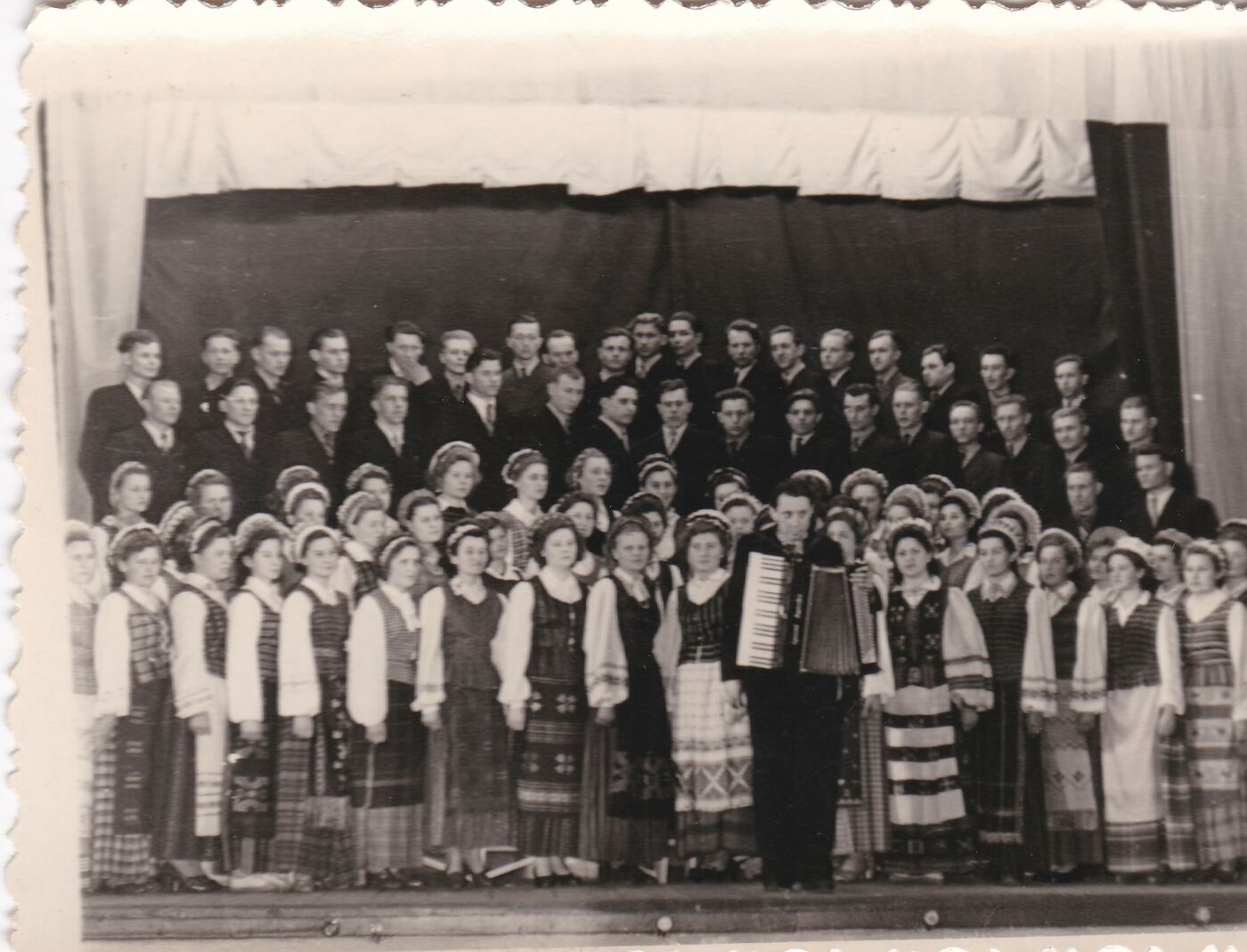 Unknown artist, Lietuvių tremtinių mišrus choras