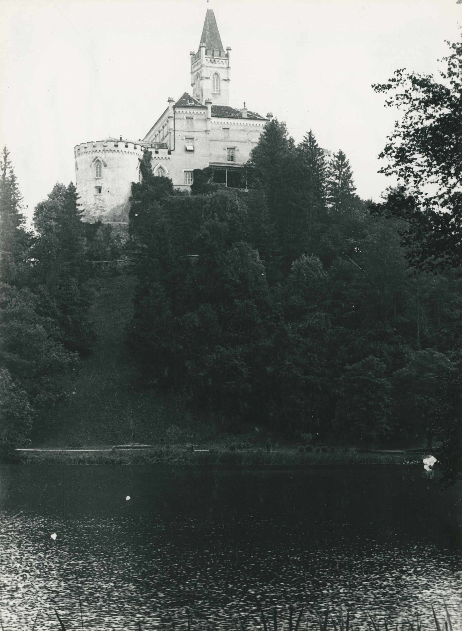 Gjuro Szabo, Trakošćan - dvorac nad jezerom