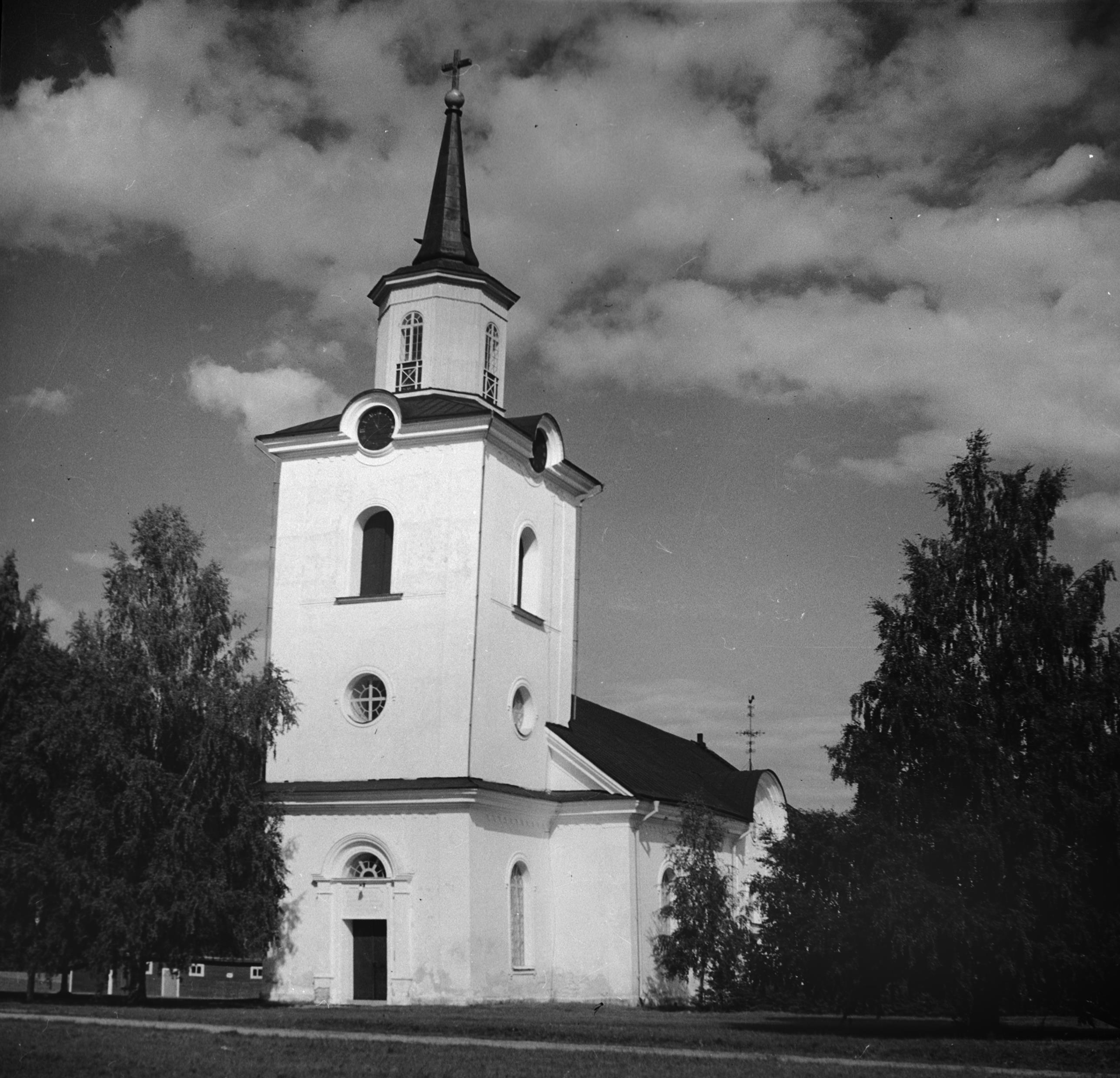 Nils Lagergren, Multrå kyrka