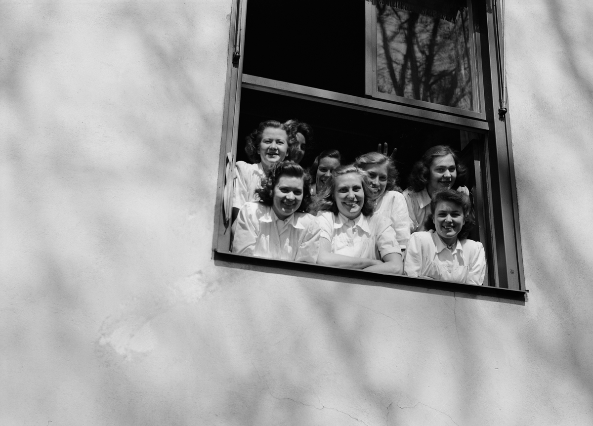 Paul Sandberg, “The Crown Prince on a full day visit to the Swedish School of Agriculture. Took an interested part of the latest scientific knowledge in the maternity industry,” Ultuna, Uppsala 1947