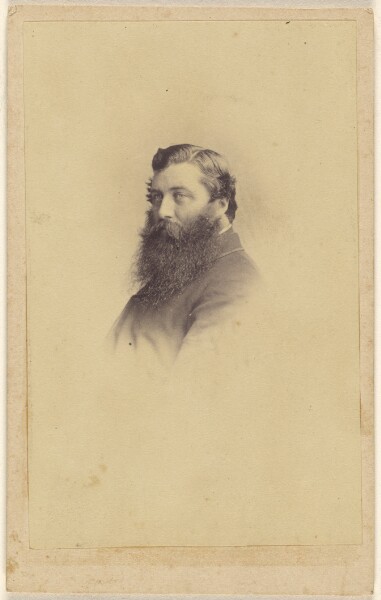 Unknown, [Unidentified bearded man in vignette-style]