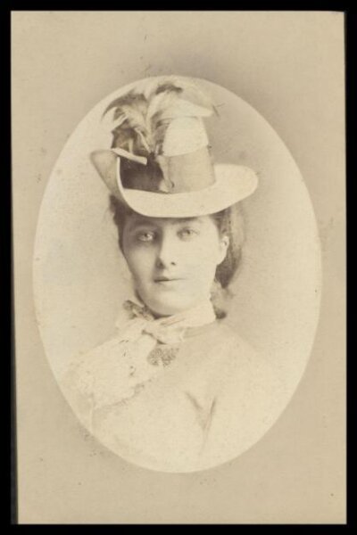 London Stereoscopic and Photographic Company, Guy Little Theatrical Photograph
