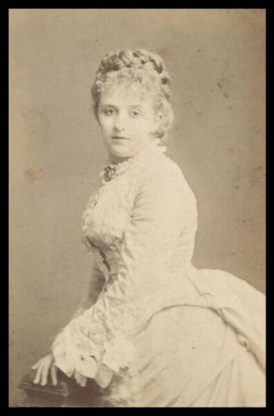 London Stereoscopic and Photographic Company, Guy Little Theatrical Photograph