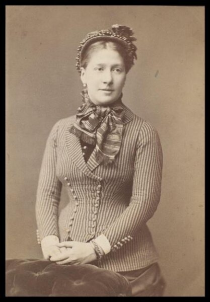 London Stereoscopic and Photographic Company, Guy Little Theatrical Photograph