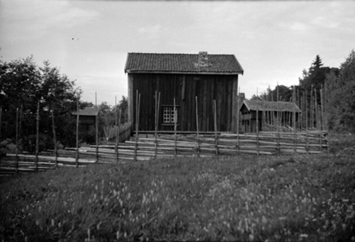 Toralv Bleken-Nilssen, HDH. 22. FROGNERBYGNINGEN, Hedmarksmuseet. SKIGARD, GJERDE.