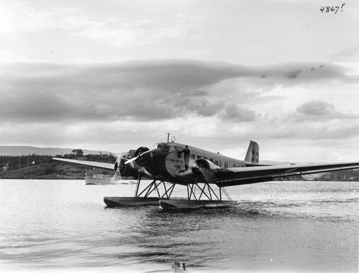 Anders Beer Wilse, Fly