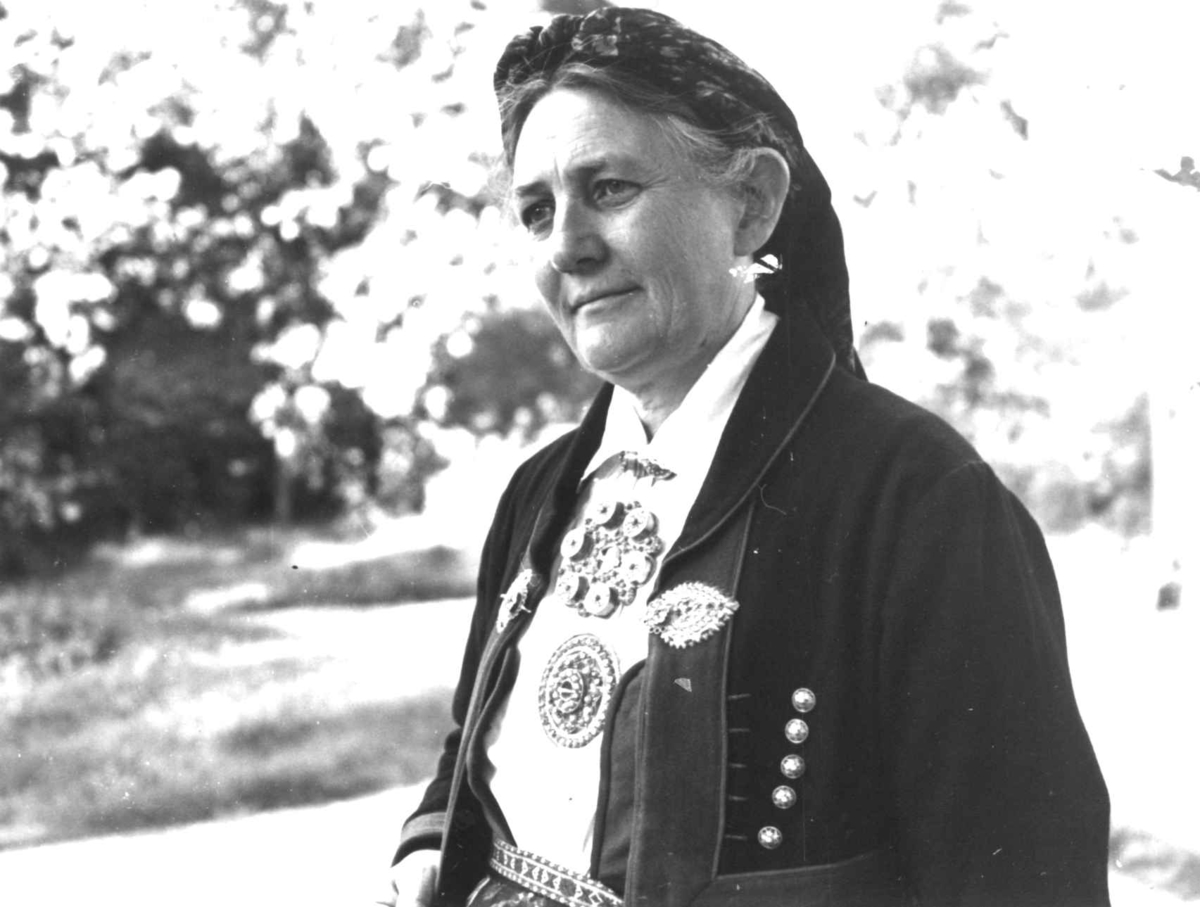 Anna Grostøl, Dølemo Åmli, Aust-Agder 1940. Fru Guro Eppeland.