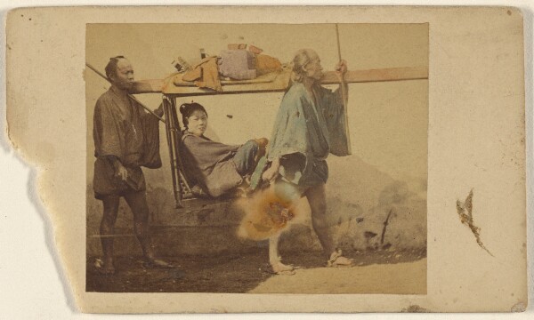 Unknown, [Japanese woman in a sedan, being carried by two men]