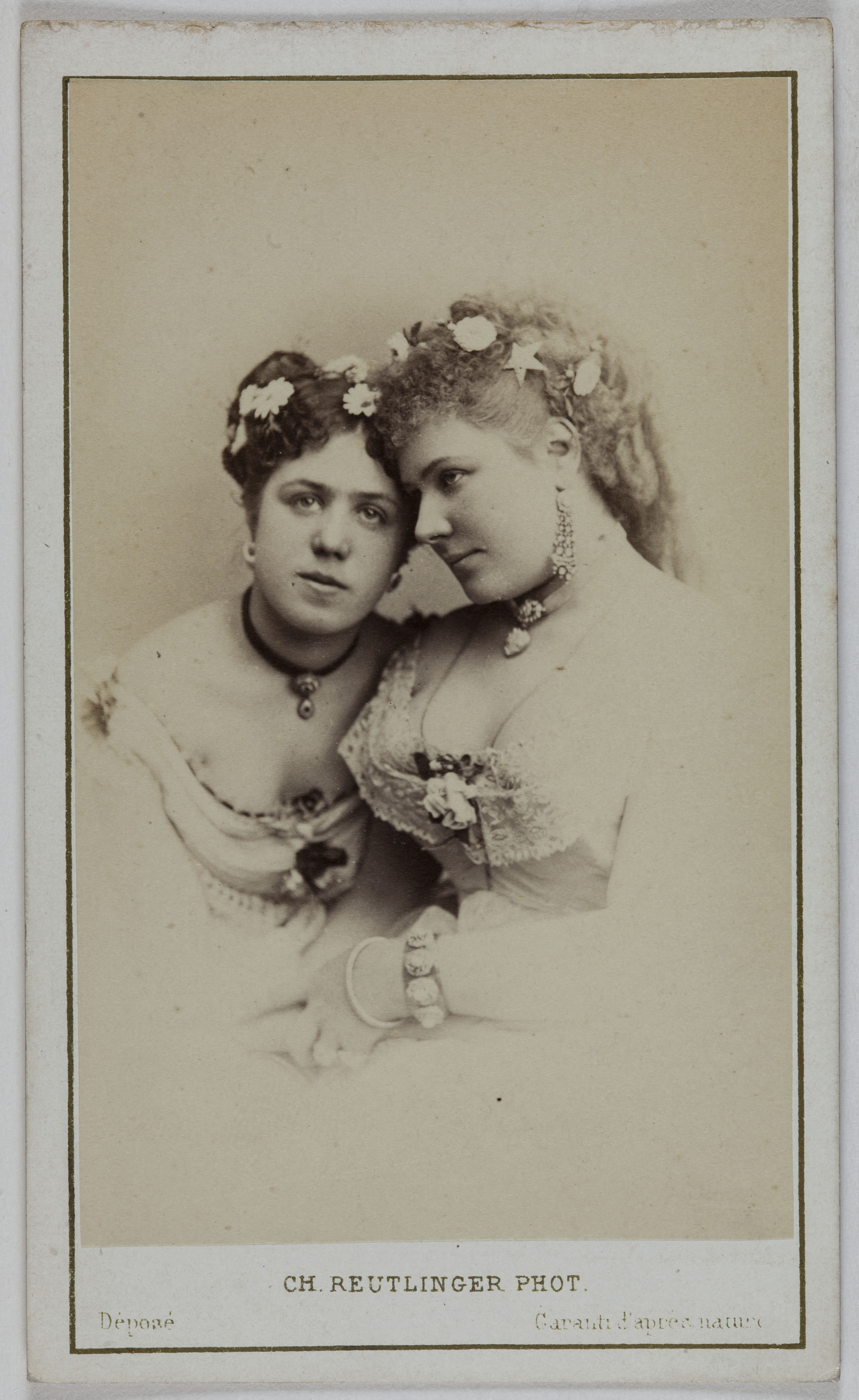 Charles Reutlinger, Portrait de Julia et Léonie Baron (actrices)