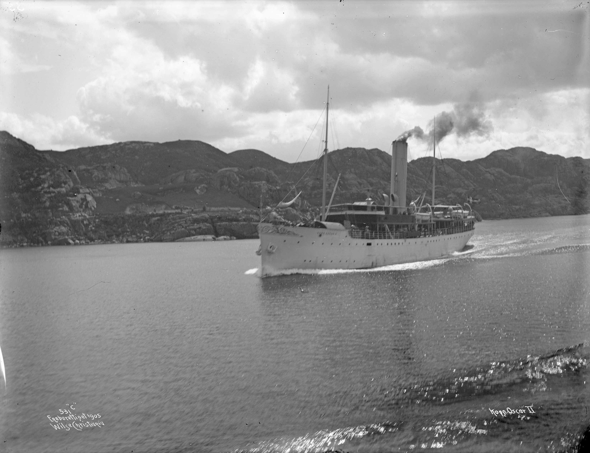 Anders Beer Wilse, D/S Kong Oscar II (b. 1904, Burmeister & Wains Maskin- og Skibsbyggeri, Kjøbenhavn)