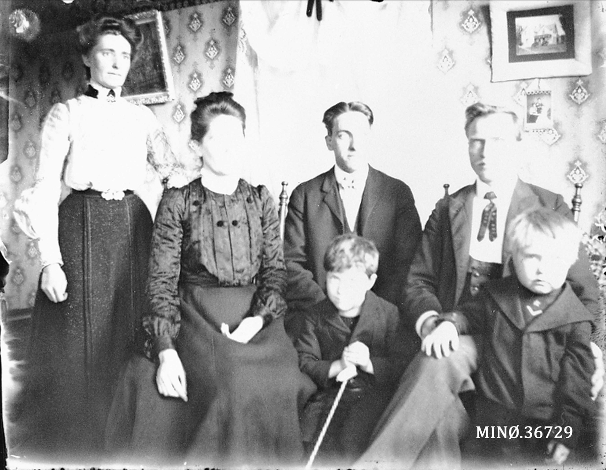 Ellert Kleven, Familiebilde.