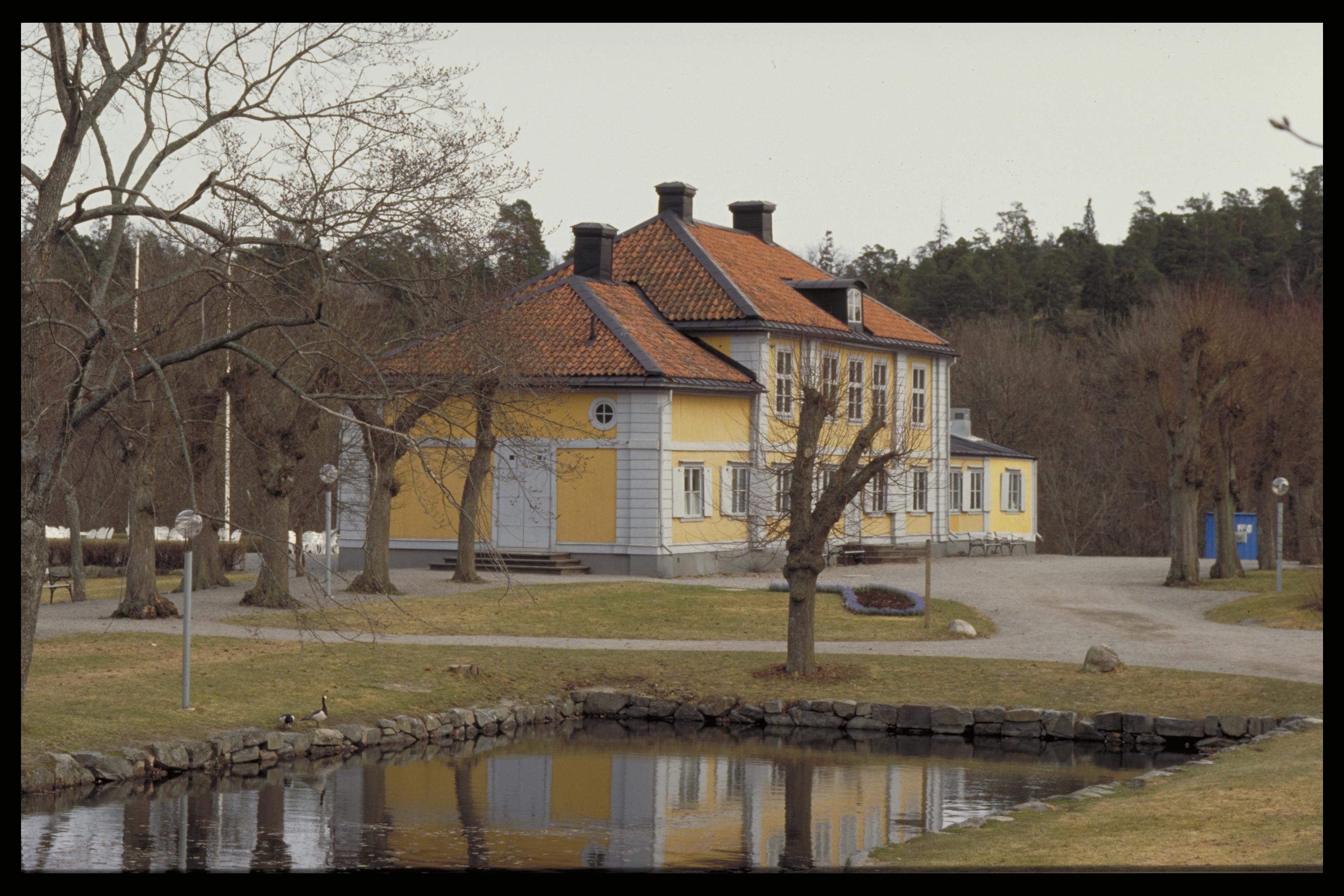 Bengt A Lundberg, Nyckelvikens herrgård