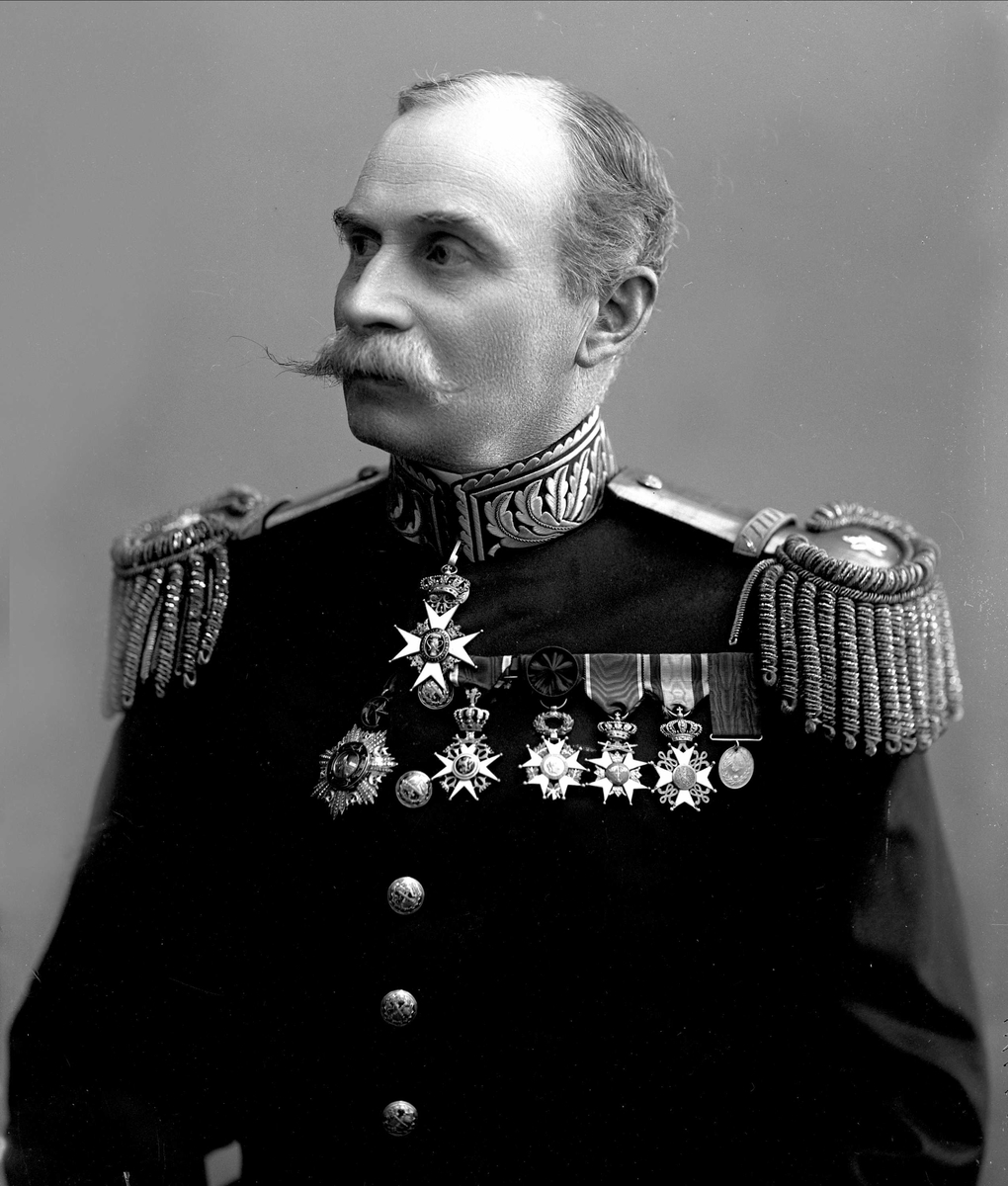 Gustav Borgen, Portrett, general Morgenstierne i uniform.