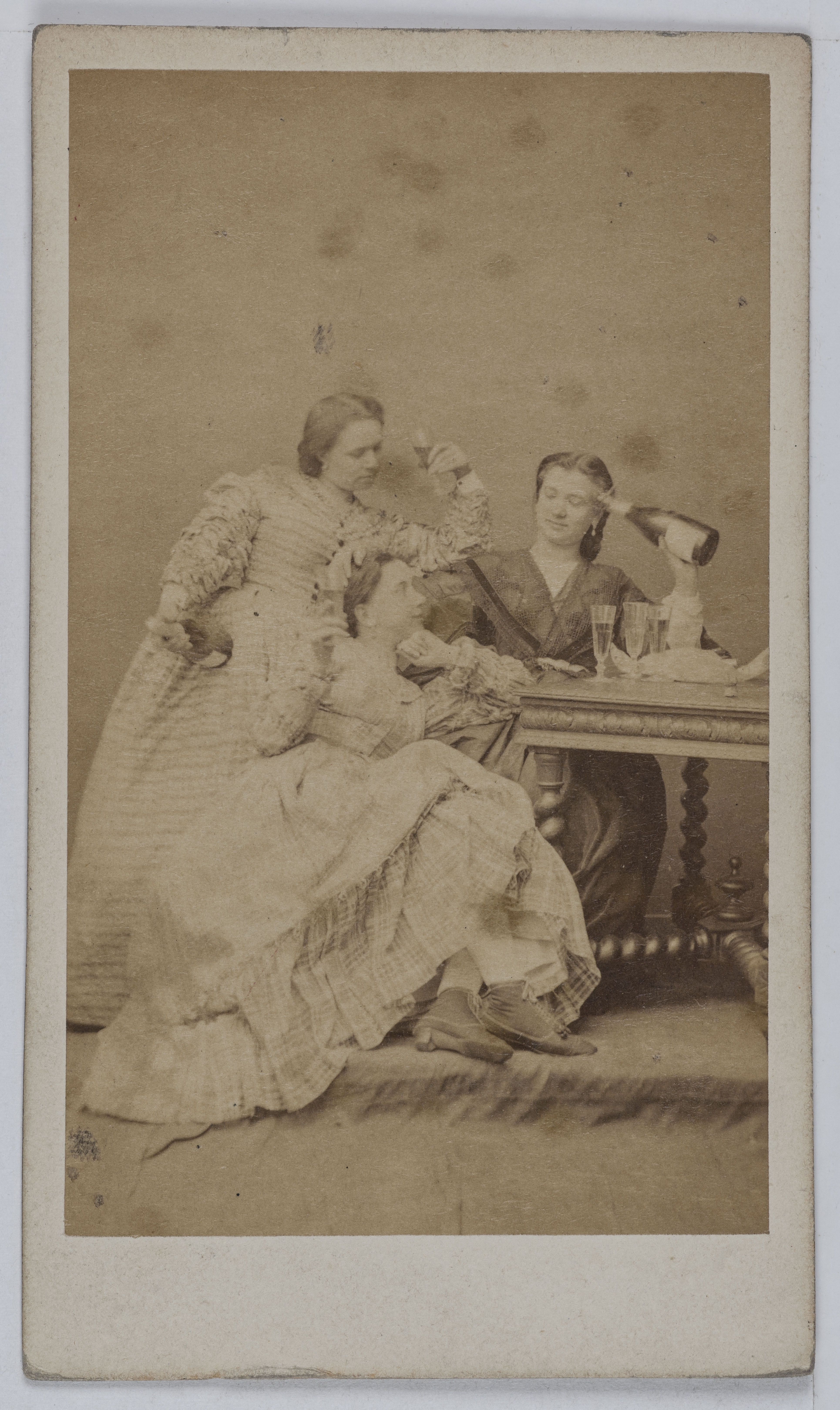 Pierre Petit & Trinquart, Portrait de Risette, danseuse ?, avec Henriette Thouzou et Malakoff.