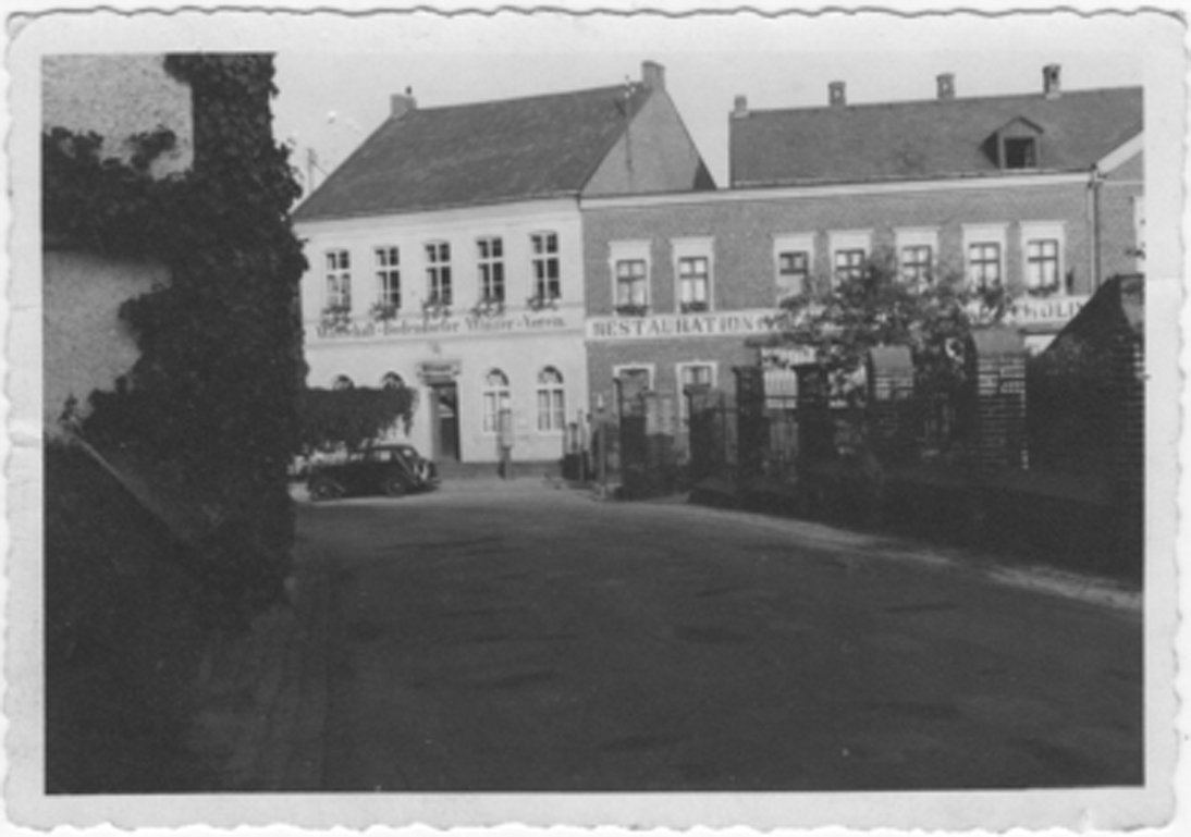 Unknown artist, Shell-Tanksäule am Winzer-Verein Bodendorf in den 1930er Jahren