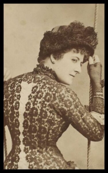 London Stereoscopic and Photographic Company, Guy Little Theatrical Photograph