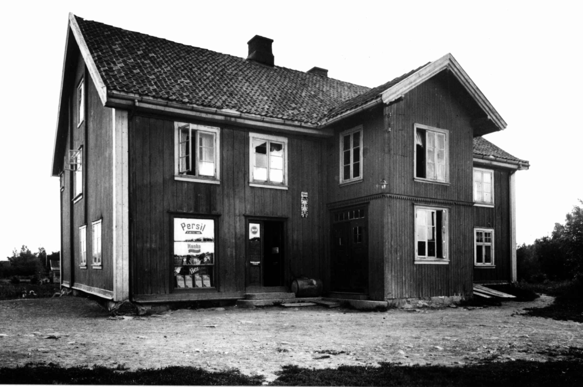 Anders Beer Wilse, Øvre Høybråten gård, Oslo, Østre Aker. Våningshuset med landhandel.