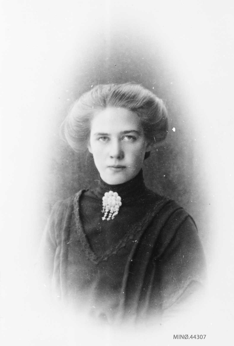 Rachel Haarseth, Portrett av en kvinne.