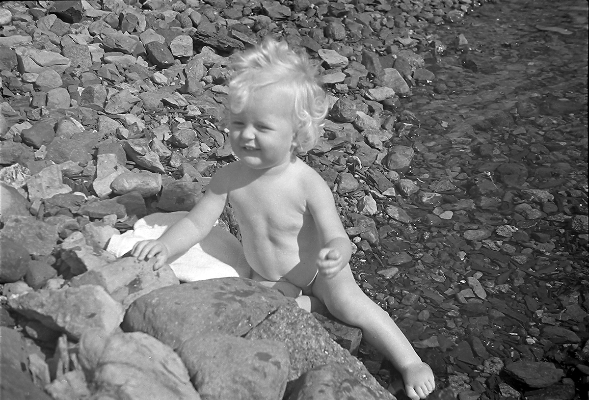 Anders Beer Wilse, Prot: protokoll finnes ikke Register: Larsen Petter barn Leica 17/8