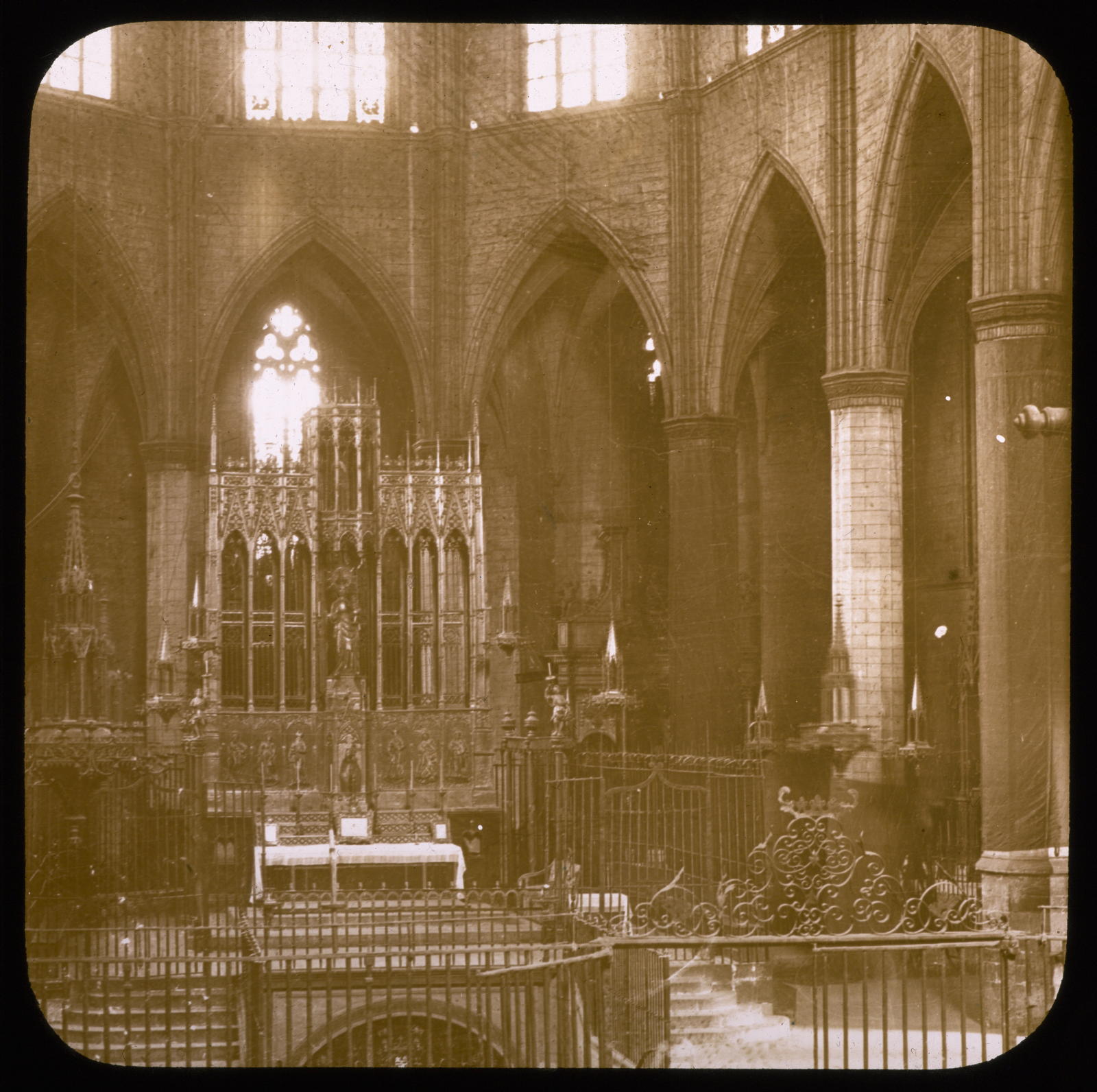 Desconegut, [Catedral de Manresa. Interior] Arxiu Mas, Repertori Iconogràfic Espanya