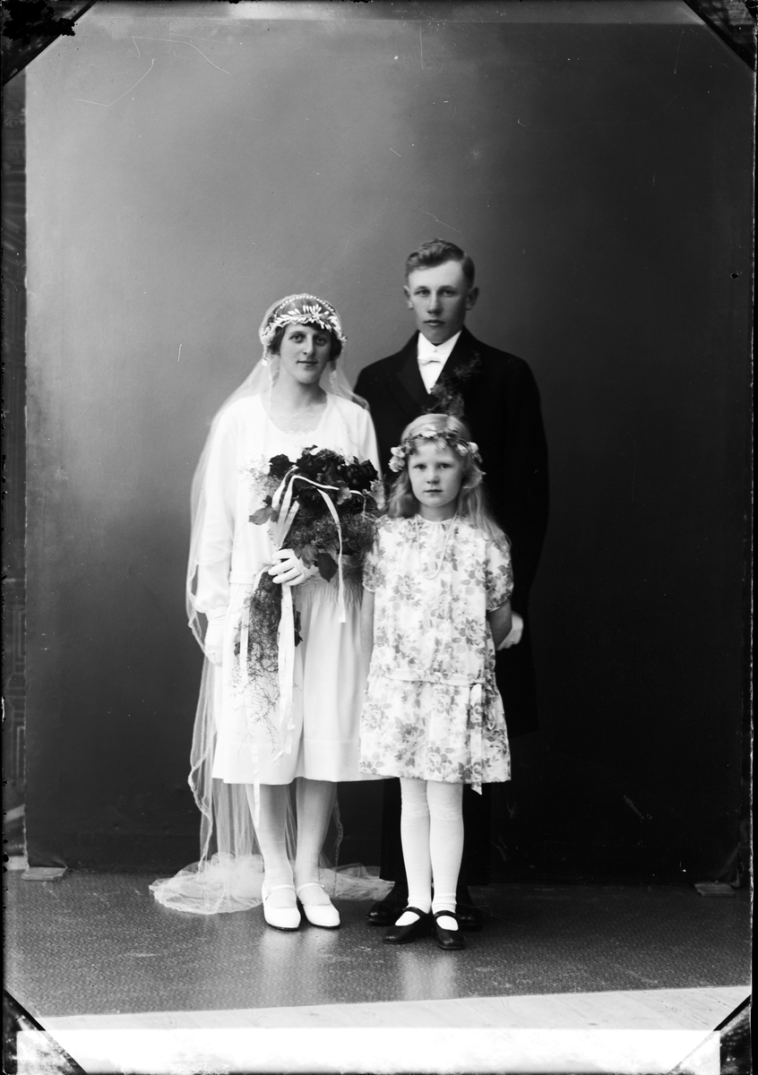 Skötsner-Edhlund, Brudparet Jansson från Barkö, Börstil socken, Uppland 1928
