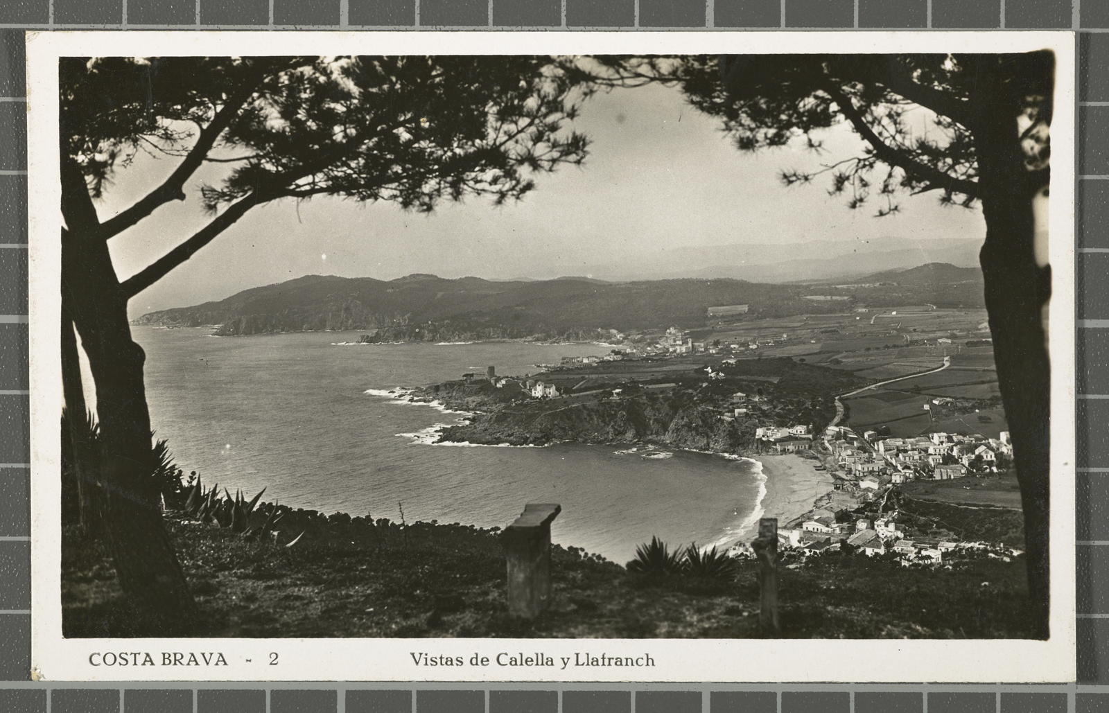 Desconegut, Costa Brava - 2 Vistas de Calella y Llafranch