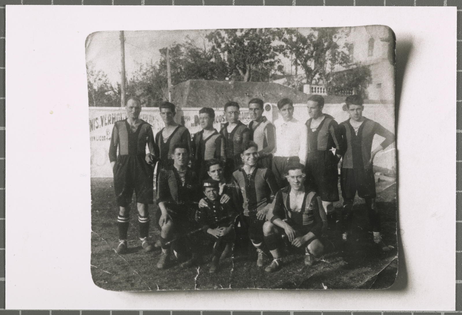 Desconegut, [Retrat de l'equip de futbol de l'UD Girona]