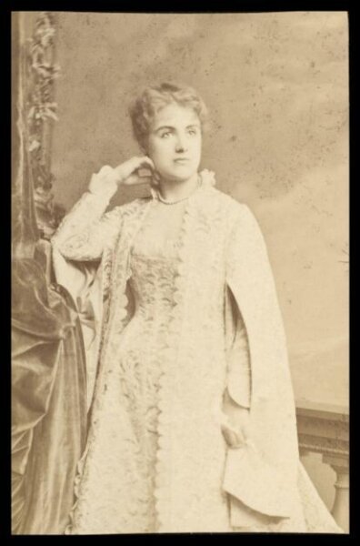 London Stereoscopic and Photographic Company, Guy Little Theatrical Photograph