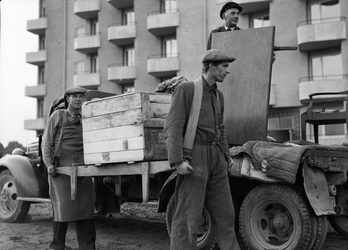 Paul Sandberg, Move Carls and Moving Class on a Truck during the Autumn Movement