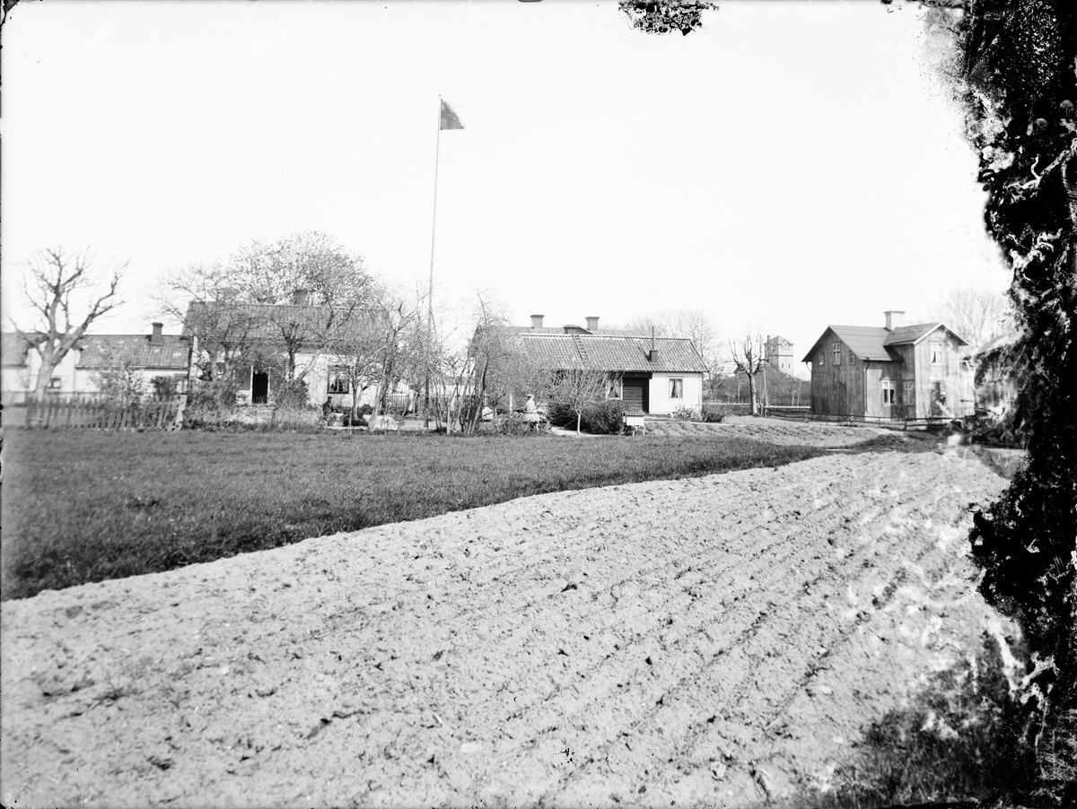 Skötsner-Edhlund, Familjen Erikssons gård vid Kvarngatan, Östhammar, Uppland