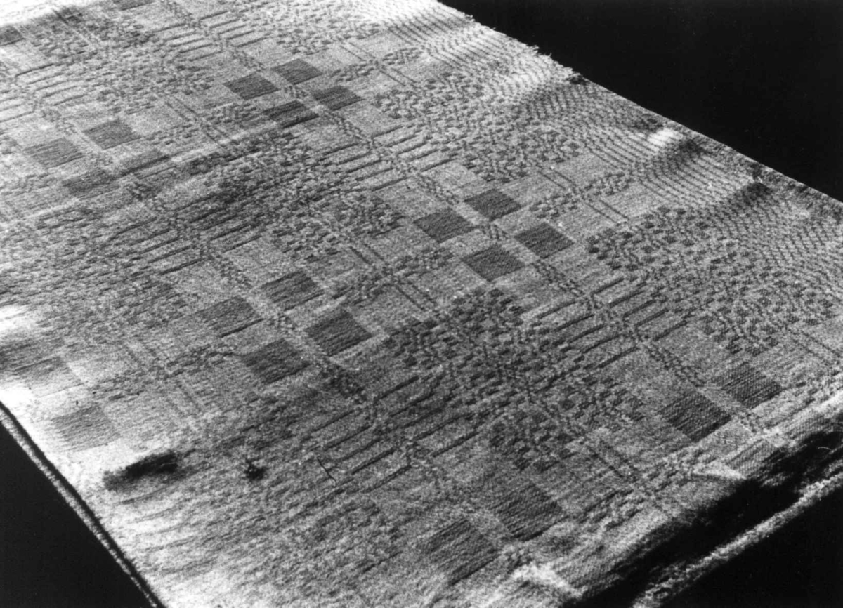 Anna Grostøl, Linduk på Fjermedal 1941. Iveland, Aust-Agder.