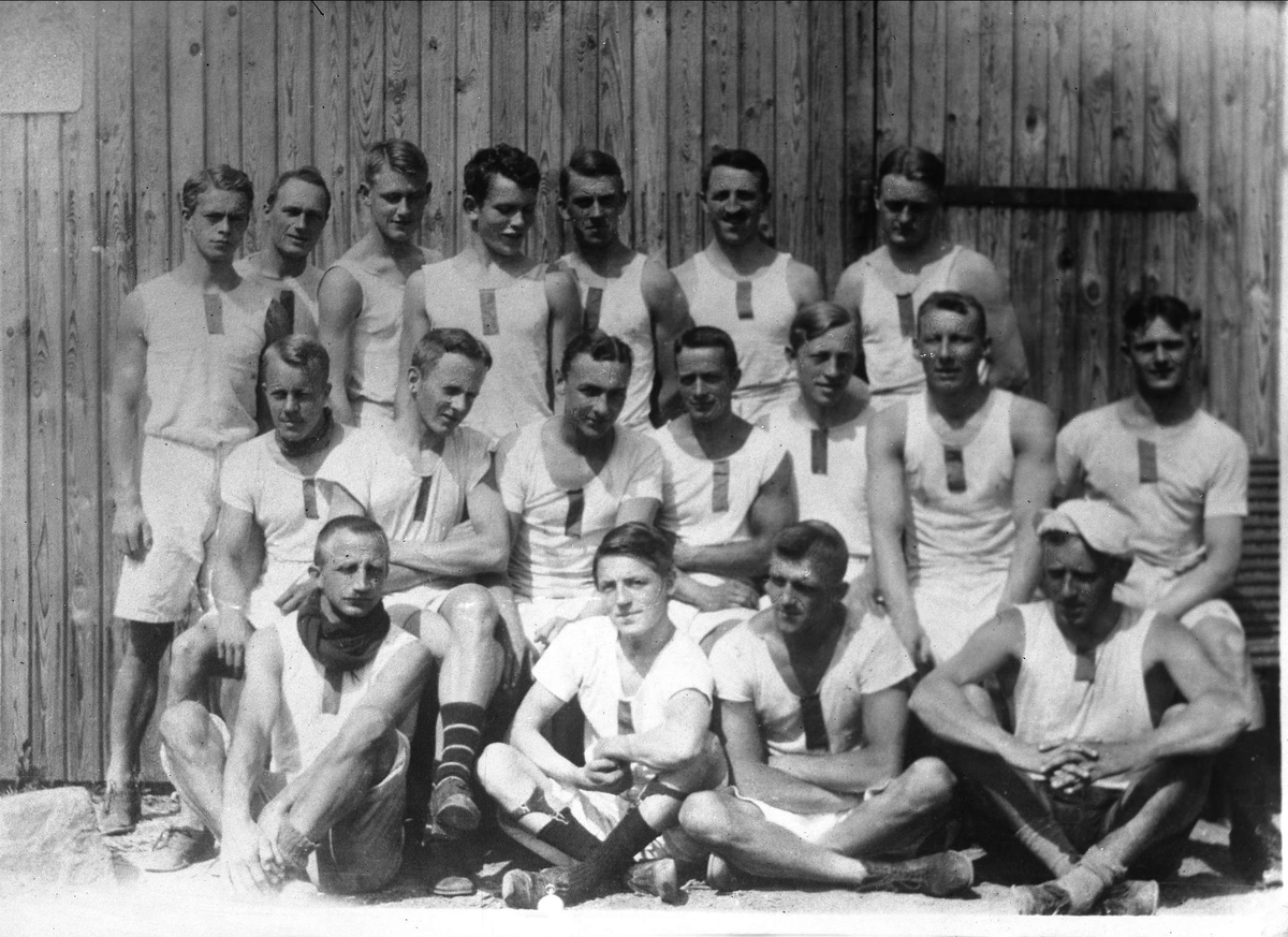 Gustav Borgen, Gruppeportrett, gruppe av roere.
