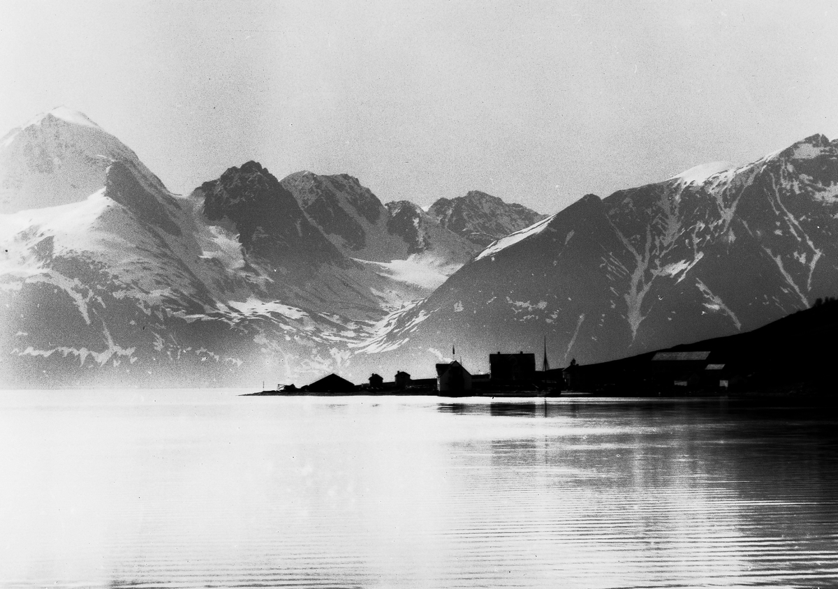 Anders Beer Wilse, Prot: Lyngenfjorden med Havnes 1909