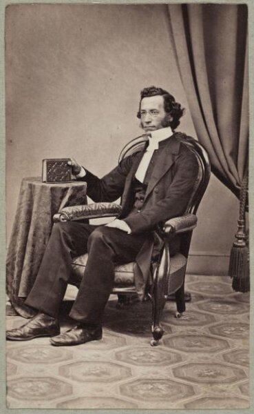 Unknown, Carte-de-visite photographs (480). Four photographs  are dry-mounted to each sheet (120).