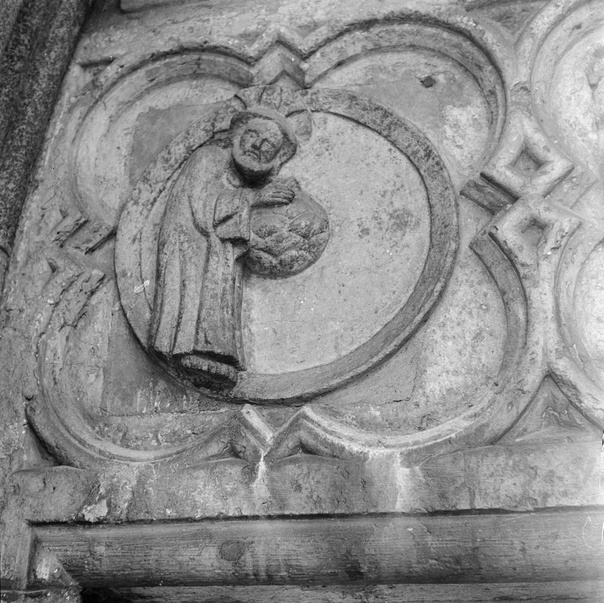 Gunnar Sundgren, Detalj av relief i Uppsala domkyrka, Fjärdingen, Uppsala