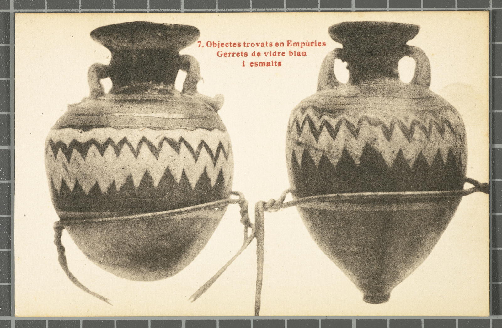 Josep Esquirol Pérez, 7. Objects trodden in Empùries. Blue glass hats and glazes