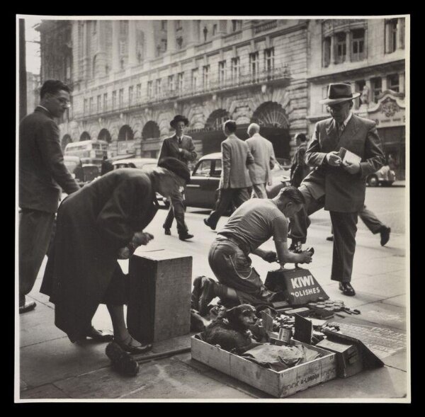 Hardy, Bert, What Makes Piccadilly?