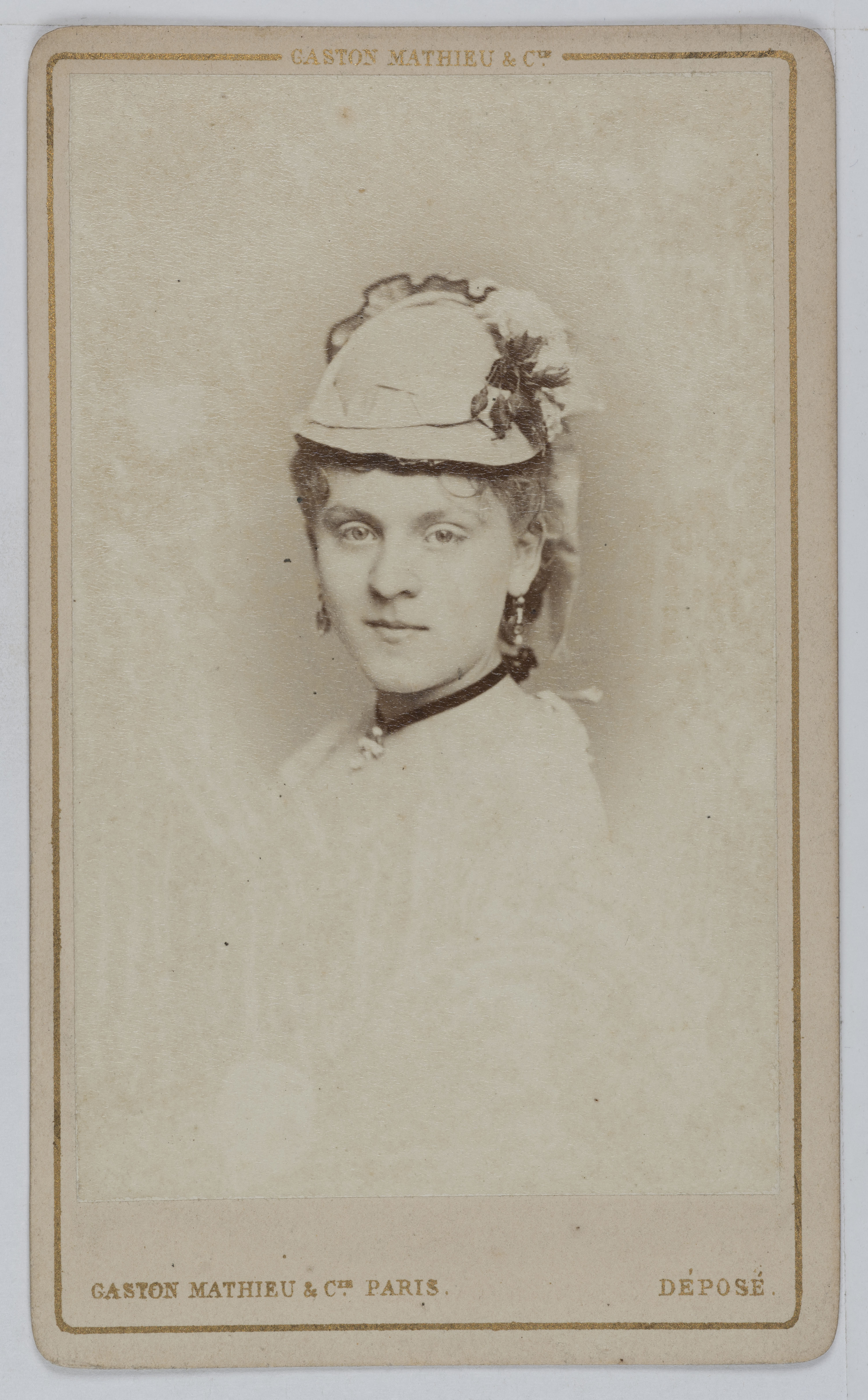 Mathieu & Cie Gaston, Portrait de Suzanne Reichenberg (1853-1924), baronne de Bourgoing, actrice de théâtre.