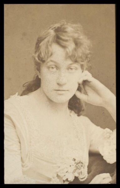 London Stereoscopic and Photographic Company, Guy Little Theatrical Photograph