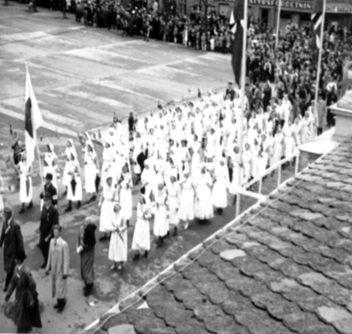 Anno Domkirkeodden, 17 mai 1945. Fredsdagene, sykepleiere , Stortorget.