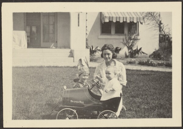 Louis Fleckenstein, [Woman and Children]