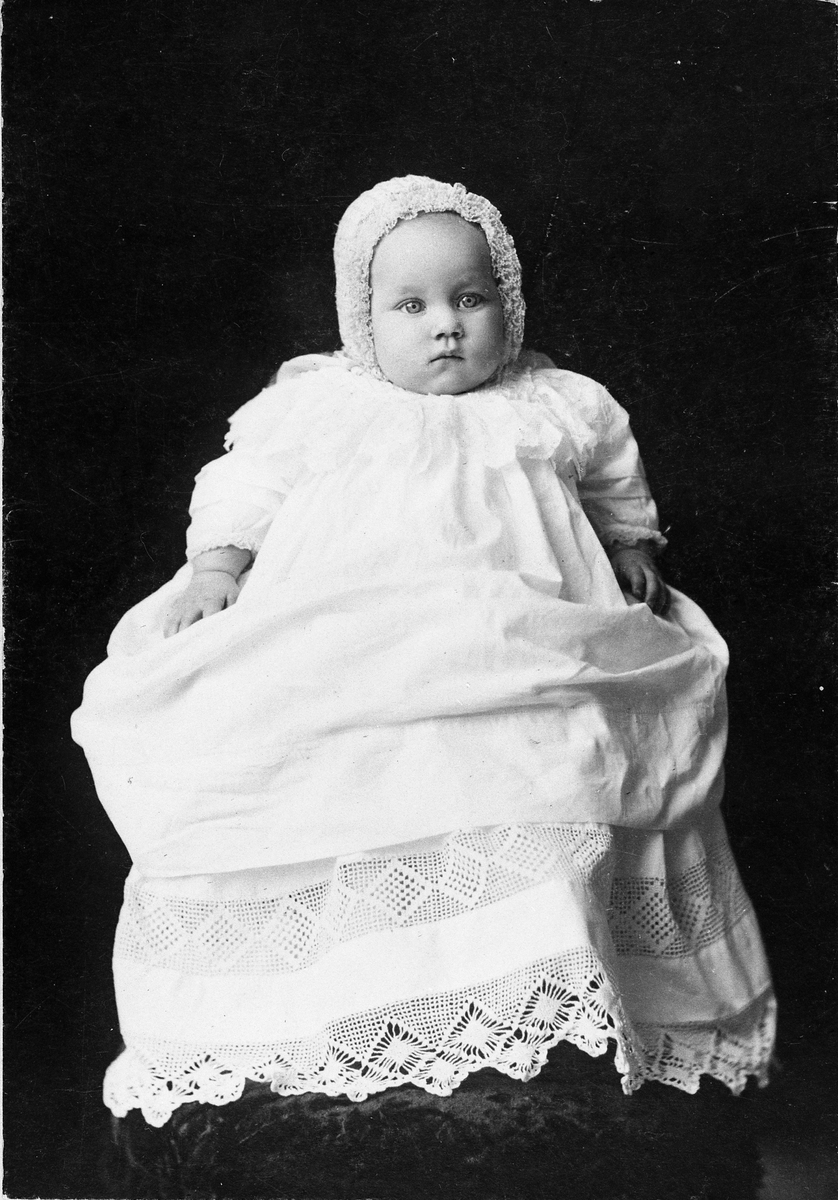 Ukjent, Dåpsbarn - Mina Thompson, født 1906