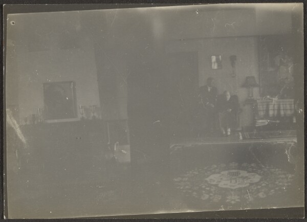 Louis Fleckenstein, [The Fleckensteins in a Living Room]