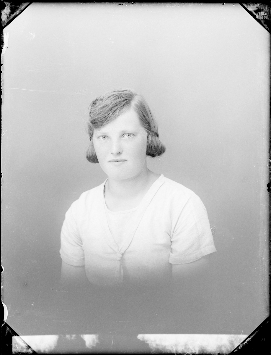 Skötsner-Edhlund, Elsa Andersson från Sandika, Harg socken, Uppland 1926