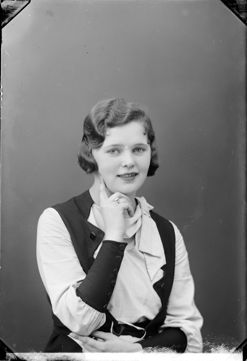 Skötsner-Edhlund, Ateljé Portrait - Åkerlind, Östhammar, Uppland