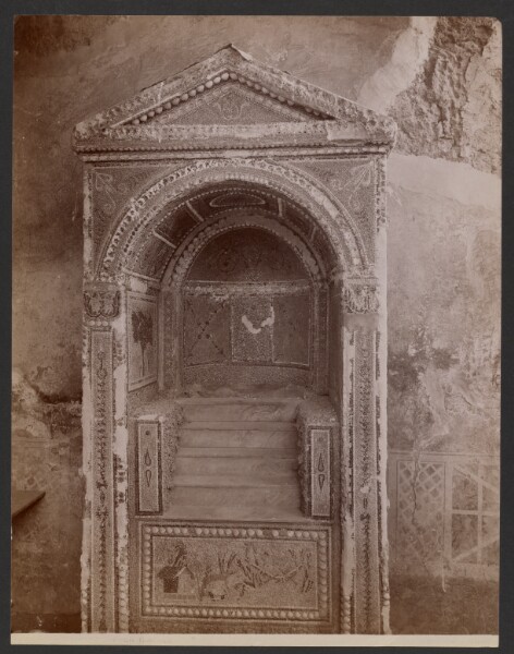 Giorgio Sommer, [Naples - mosaic tomb]