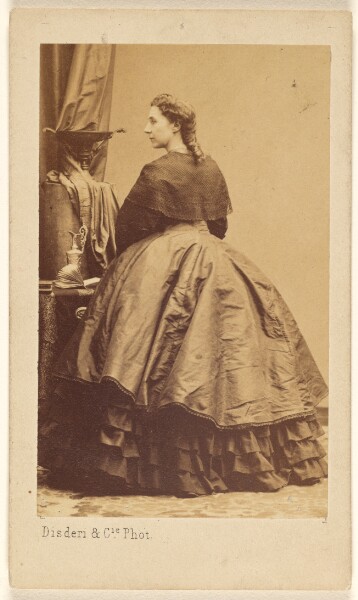 Disdéri & Cie., Mlle Damerony.