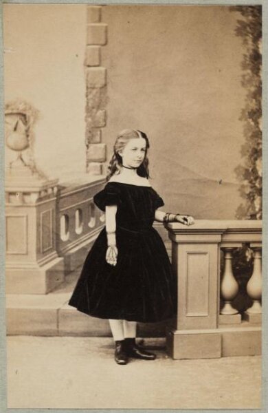 Unknown, Carte-de-visite photographs (480). Four photographs  are dry-mounted to each sheet (120).